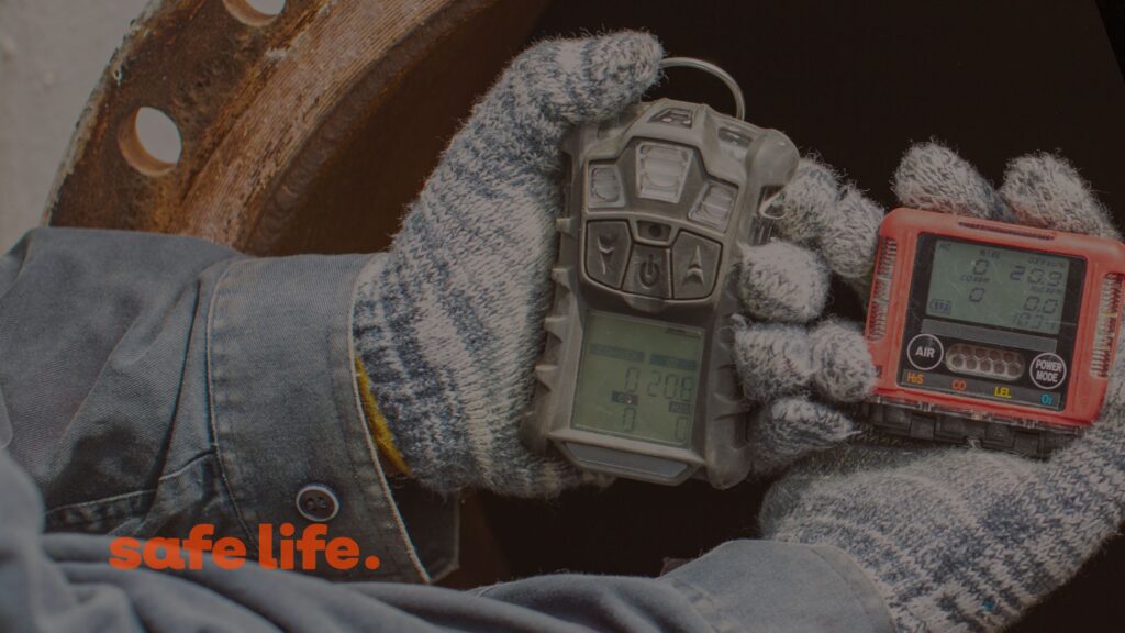 Detektor wielogazowy podczas pracy – zasada działania czujnika gazu